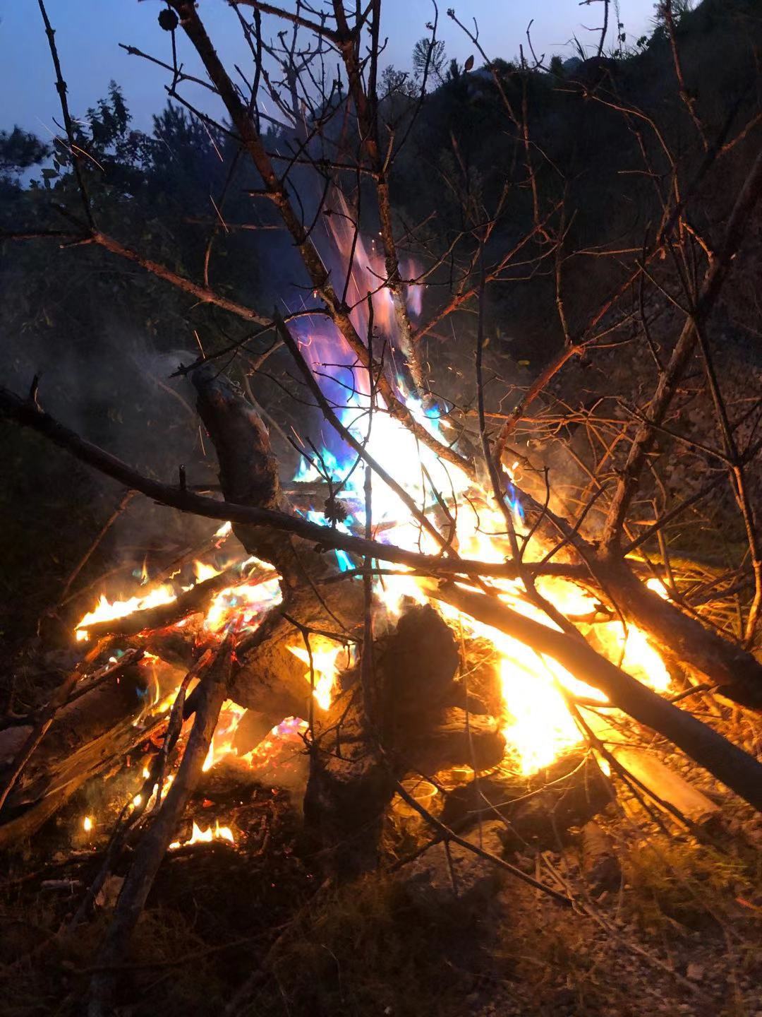 🌈 Color Flame Magic Paper – Transform Any Fire Into Rainbow Flames!