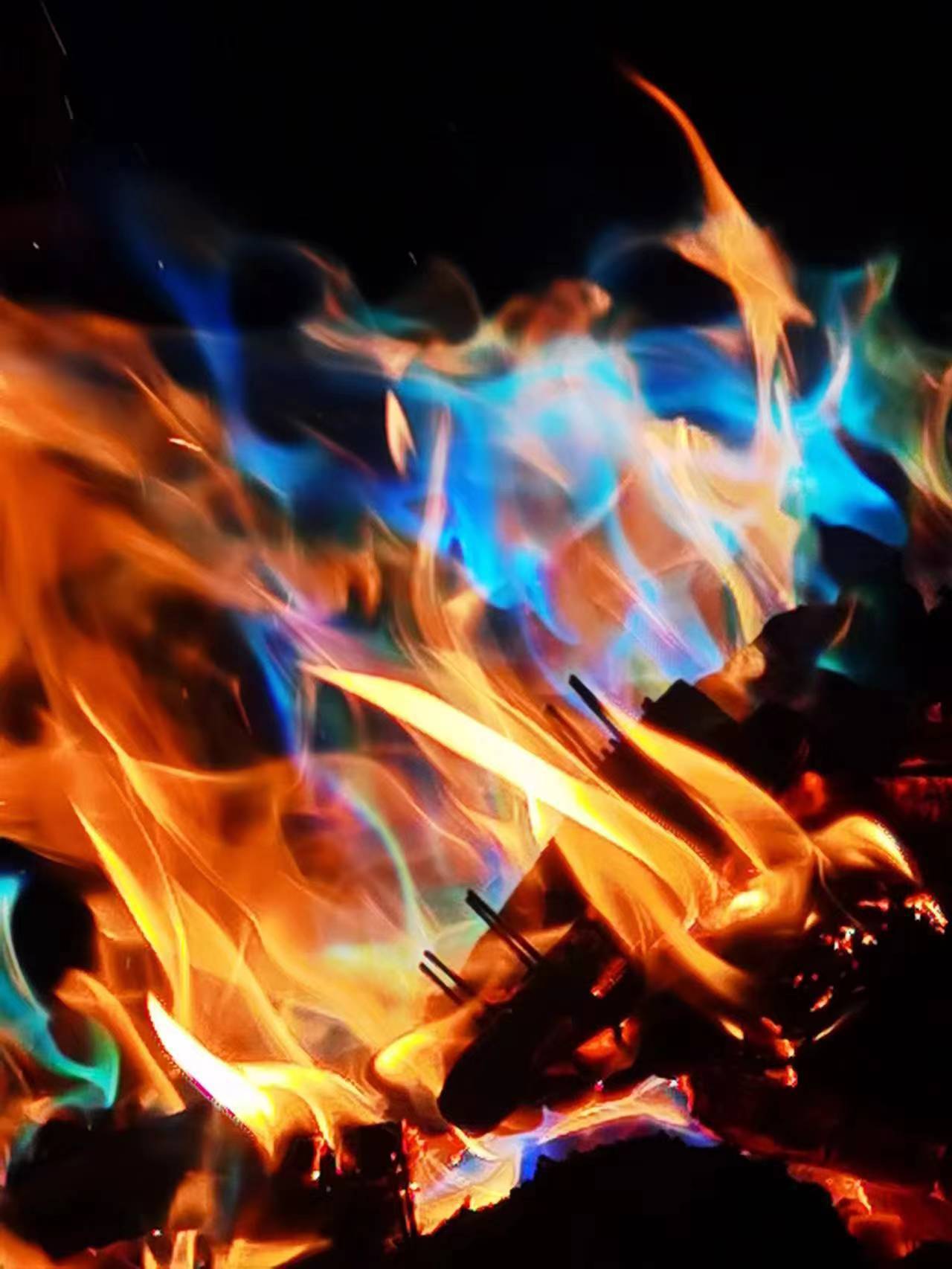 🌈 カラー炎マジックペーパー – どんな火も虹色の炎に変身させます！